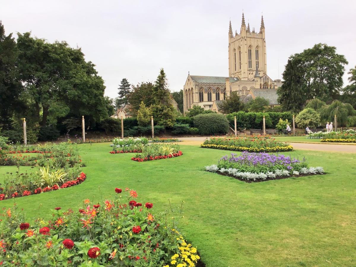 St Mary'S Bed & Breakfast Bury St. Edmunds Esterno foto